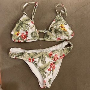 Forever 21 baiting suit set